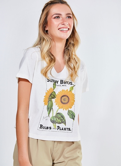 blusa com estampa de margarida