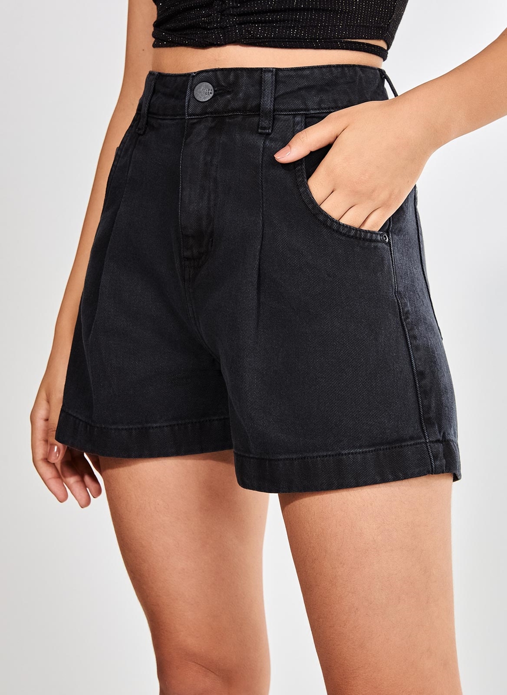 short preto sarja